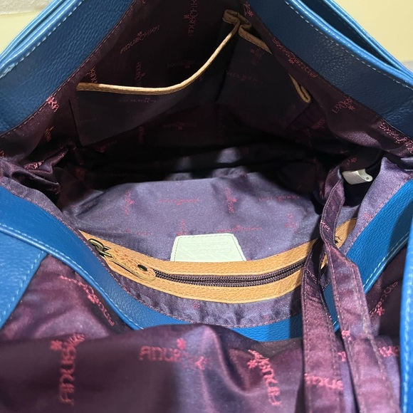 Anuschka Hand-Painted Leather Crossbody Bag - Picture 11 of 15